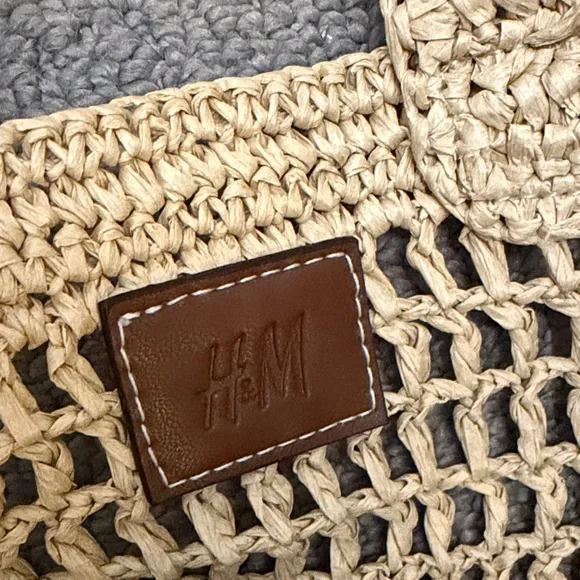 H&M woven small tote - Picture 2 of 3